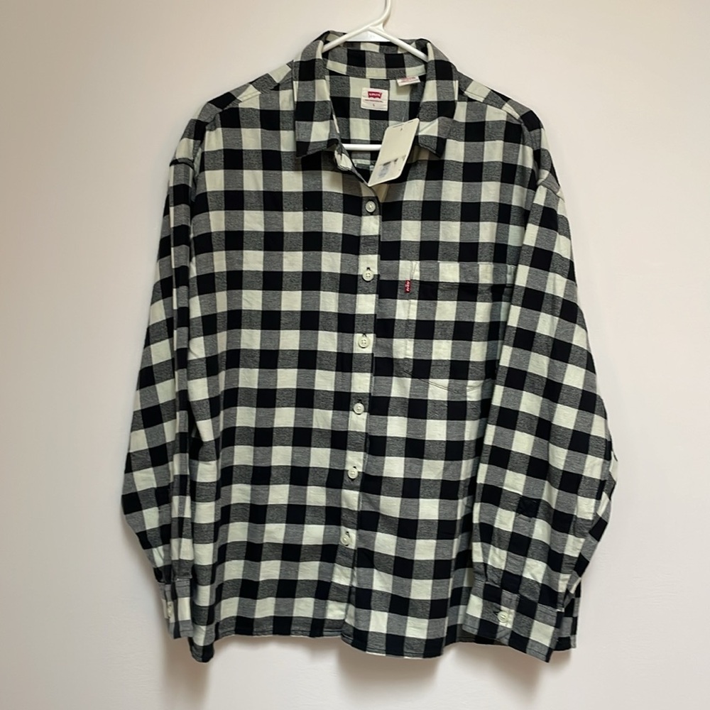 Levi’s Women’s The Cozy Shirt  NWT